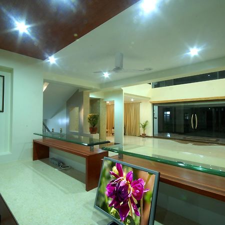 ناسيك Hotel New Holiday Plaza المظهر الخارجي الصورة