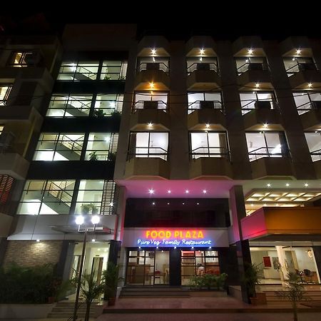 ناسيك Hotel New Holiday Plaza المظهر الخارجي الصورة