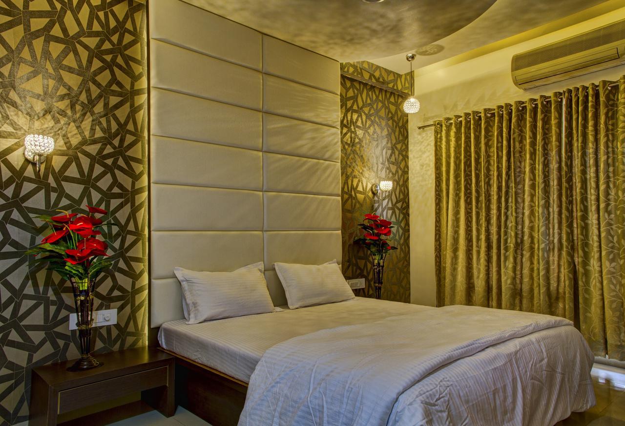 ناسيك Hotel New Holiday Plaza المظهر الخارجي الصورة